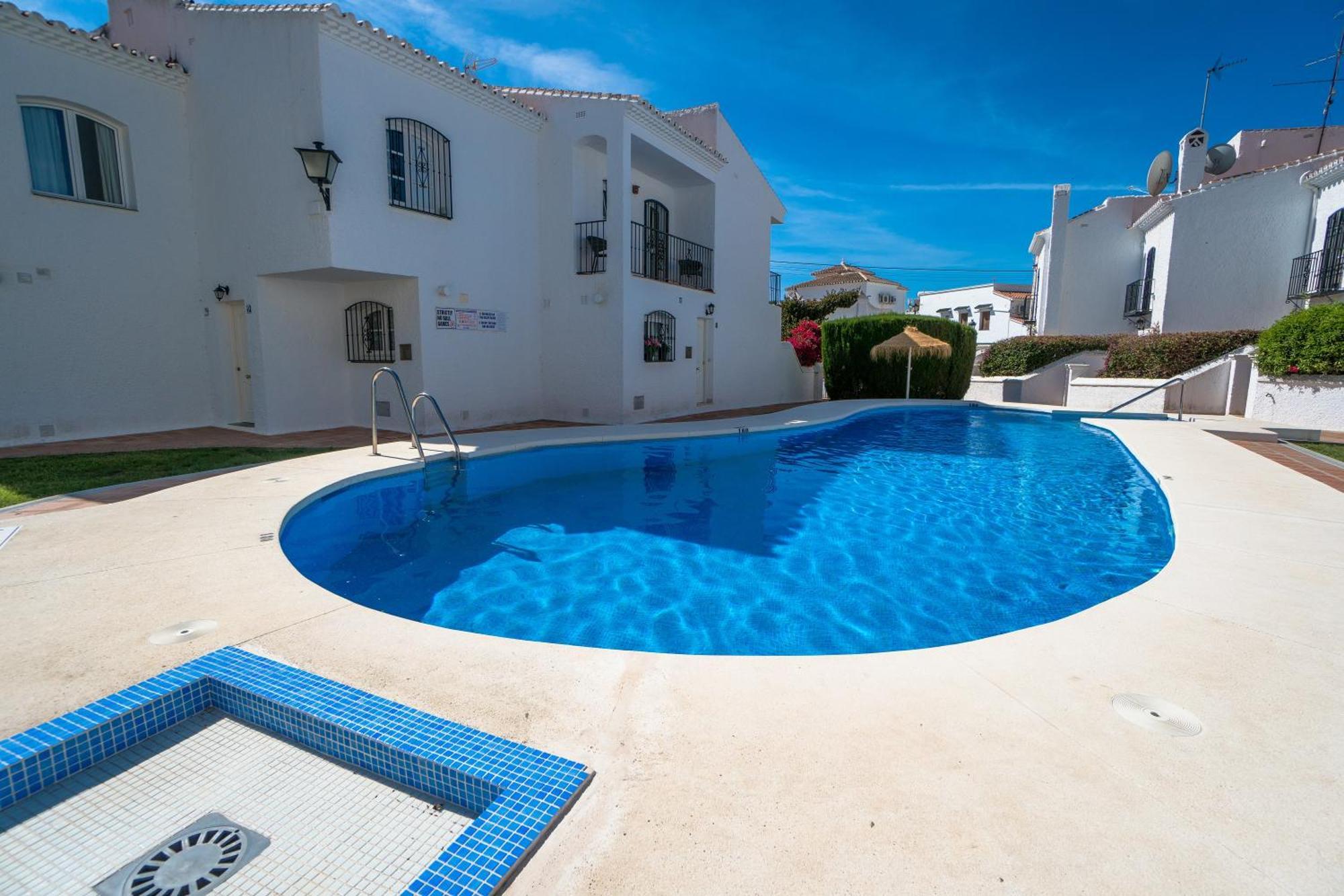 Pinos 11 Menyber Apartment Нерха Екстериор снимка