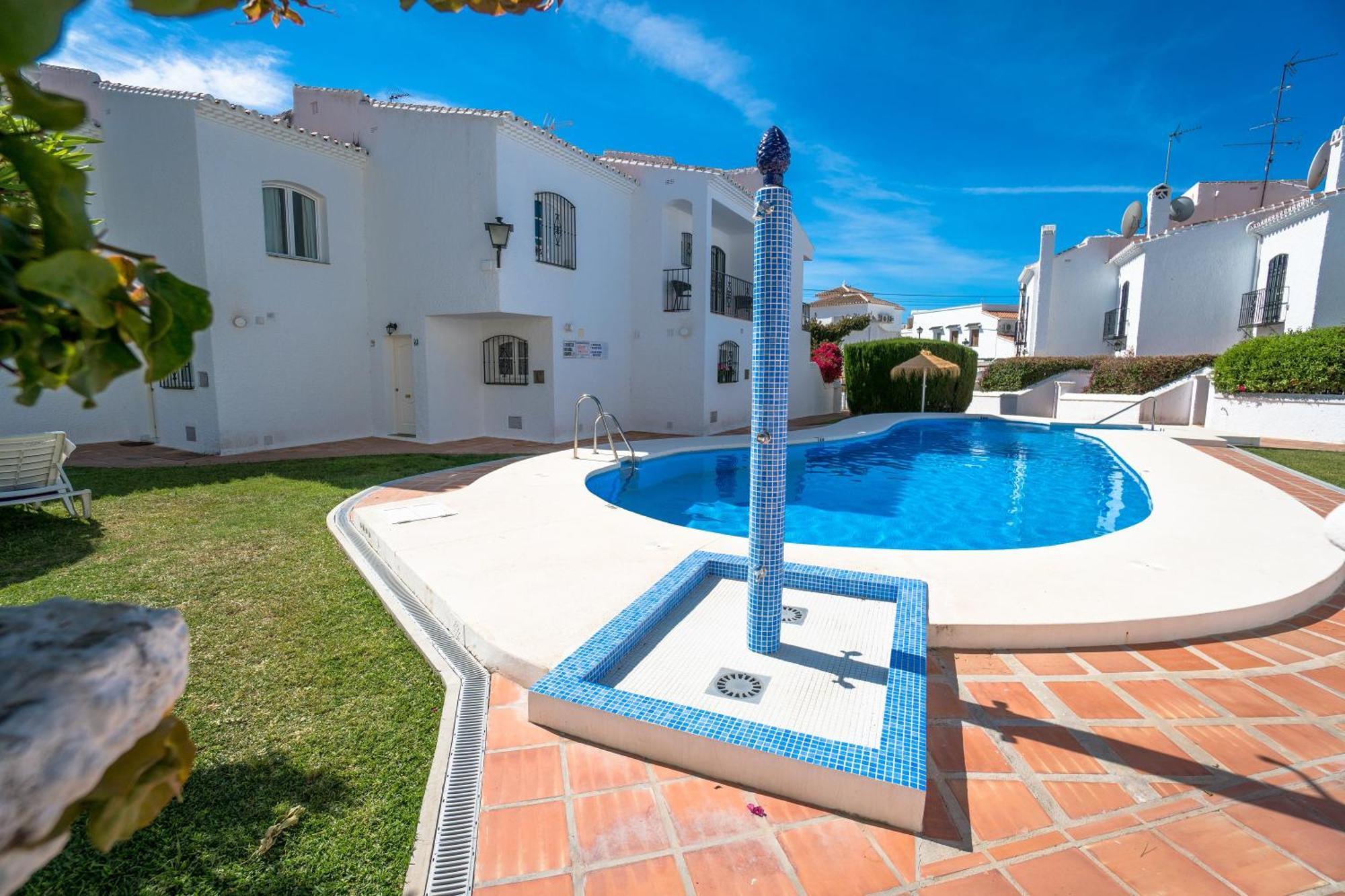 Pinos 11 Menyber Apartment Нерха Екстериор снимка