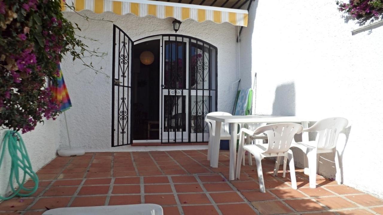 Pinos 11 Menyber Apartment Нерха Екстериор снимка